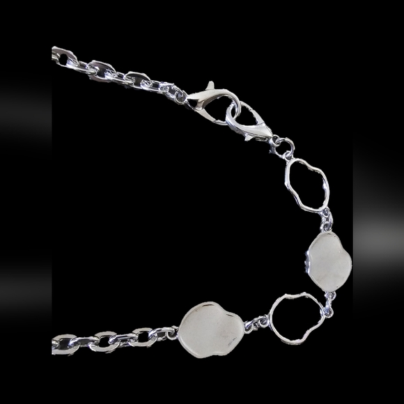 Unbranded accessory Silver Long chain for the wallet or bag 49in NWOT - Picture 2 of 2